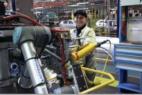 工業(yè)5.0開啟工業(yè)旅游無限可能——電子產(chǎn)品的智能體驗新紀(jì)元